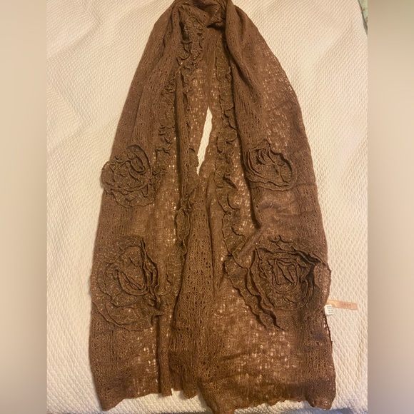 Look by M Accessories - Delicate Scarf with Rosettes